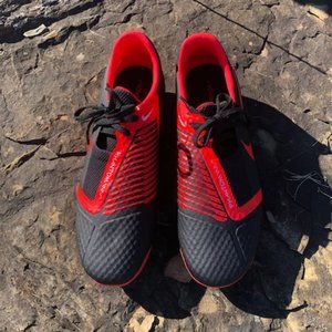 Nike Phantom Academy Soccer Cleats Size M7, W8.5/9